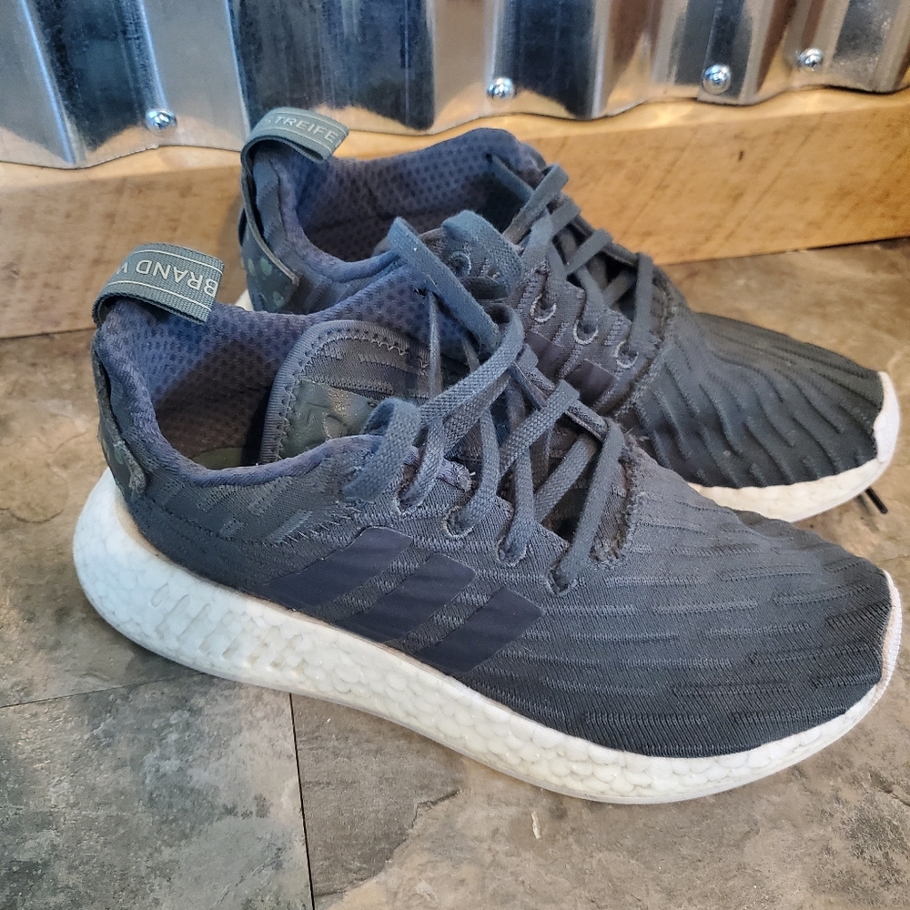 Adidas NMD R2